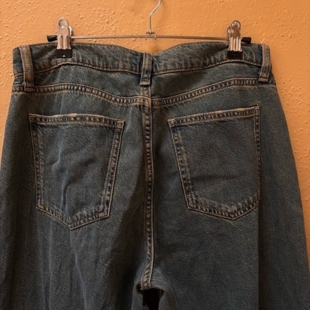 Arizona Jean Co Low RiseBaggy Jeans Size 6 Distressed Wide Leg Medium Wash Denim - Picture 6 of 11
